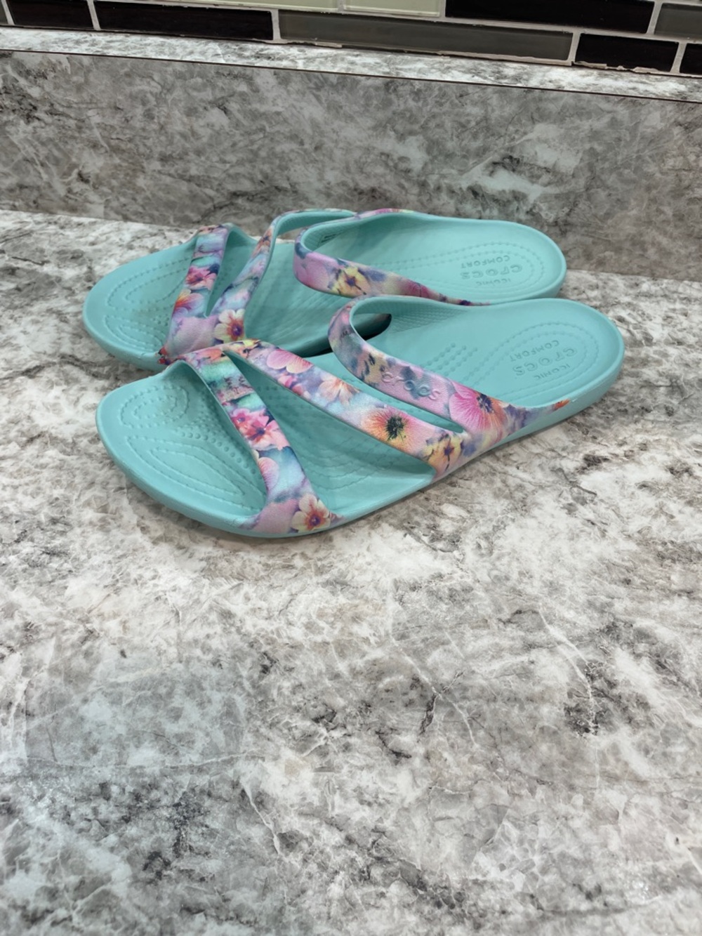 Crocs Kadee Sandals - Size 7- 2 pairs- blue floral- cream - Picture 2 of 13
